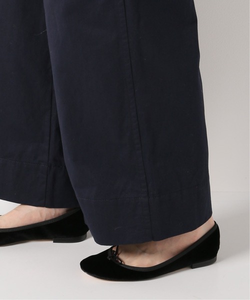 IENA（イエナ）の「コットンサテンワイドチノパンツ（チノパンツ・レディース・ネイビー/アイボリー・38/36/34）」の14枚目の写真