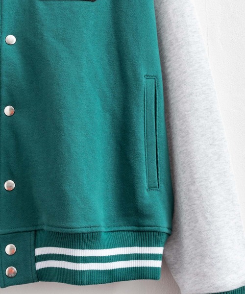 Ressaca（レサーカ）の「オーバーサイズ 裏毛 ロゴワッペンスタジャン（スタジャン・メンズ・ベージュ/グリーン/ブラック・L/M）」の6枚目の写真