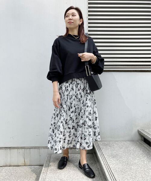 UNTITLED（アンタイトル）の「◆ボリューム袖 スウェット【洗える】（スウェット・レディース・ナチュラル/ブラック/グリーン・04/48/00/02/44）」の20枚目の写真