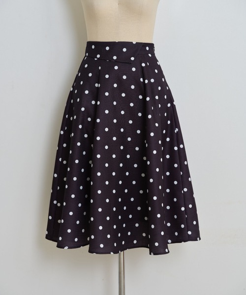 tocco closet(トッコ クローゼット)の「ウエスト切り替えデザインドットフレアスカート(スカート・レディース・ブラック/アイボリー・M/S)」の14枚目の写真