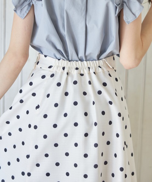 tocco closet(トッコ クローゼット)の「ウエスト切り替えデザインドットフレアスカート(スカート・レディース・ブラック/アイボリー・M/S)」の7枚目の写真