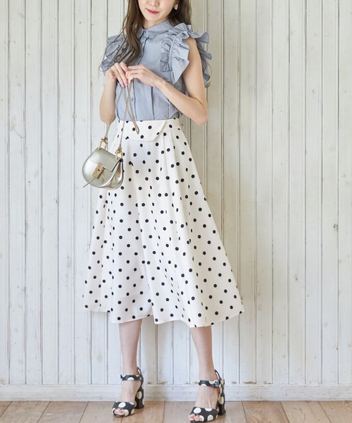 tocco closet(トッコ クローゼット)の「ウエスト切り替えデザインドットフレアスカート(スカート・レディース・ブラック/アイボリー・M/S)」の3枚目の写真