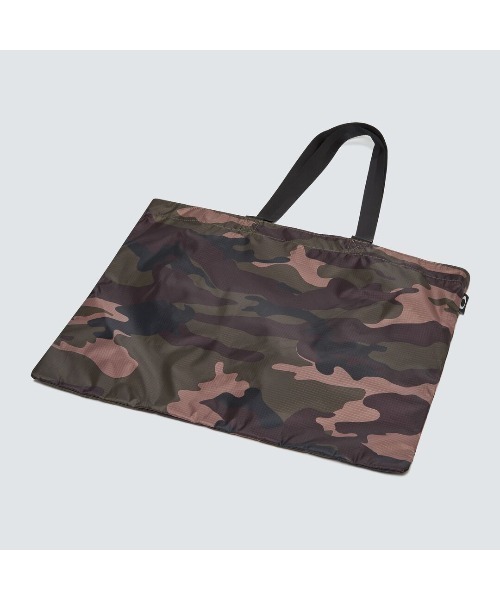 OAKLEY(オークリー)の「オークリー ESSENTIAL POCKETABLE SLING /OAKLEY(ショルダーバッグ・メンズ・ブラック/ネイビー/カモフラージュ・U)」の4枚目の写真