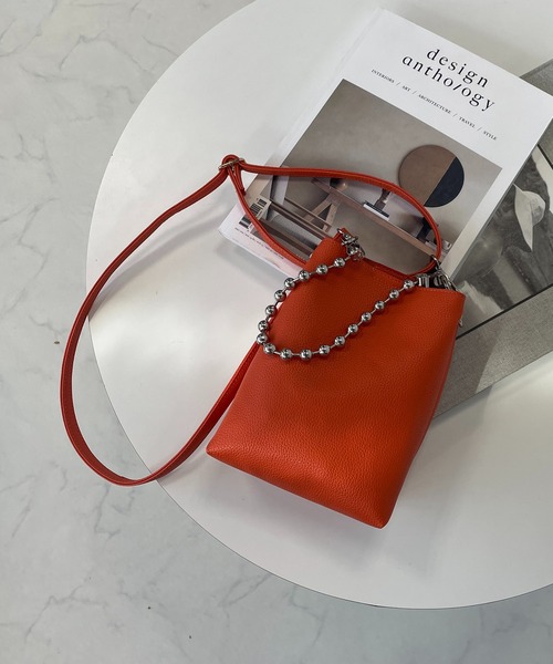 AS KNOW AS plus（アズノゥアズプラス）の「●ベルボールチェーン 2WAYショルダーバッグ（ショルダーバッグ・レディース・ブラック/ブルー/オレンジ/アイボリー/ベージュ/グリーン/ブラウン・FREE）」の7枚目の写真