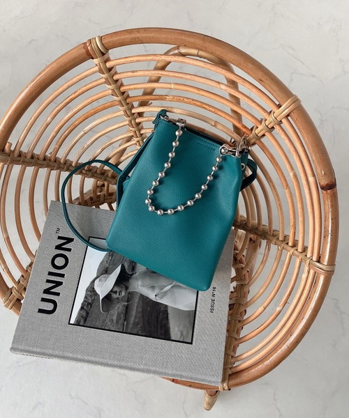 AS KNOW AS plus（アズノゥアズプラス）の「●ベルボールチェーン 2WAYショルダーバッグ（ショルダーバッグ・レディース・ブラック/ブルー/オレンジ/アイボリー/ベージュ/グリーン/ブラウン・FREE）」の19枚目の写真