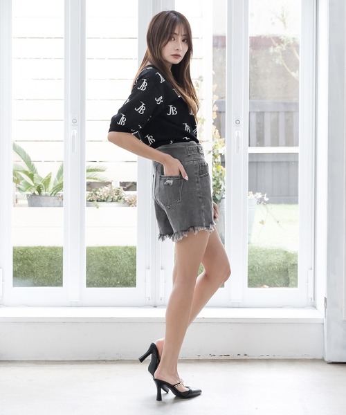 Julia Boutique(ジュリアブティック)の「ベルト付きダメージデニムショートパンツ/22147(デニムパンツ・レディース・ブラック/ライトブルー・S/M/L/LL)」の5枚目の写真