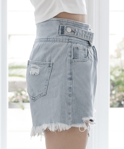 Julia Boutique(ジュリアブティック)の「ベルト付きダメージデニムショートパンツ/22147(デニムパンツ・レディース・ブラック/ライトブルー・S/M/L/LL)」の10枚目の写真