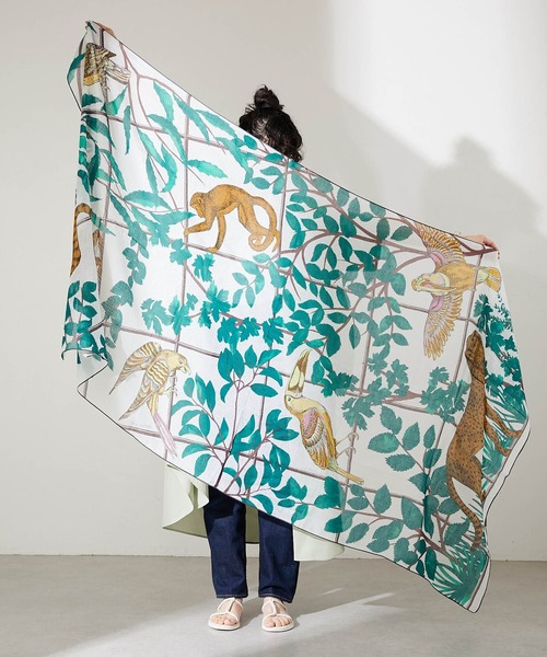 新品未使用　イヌイエディションズ アニマルストール INOUI Editionsイヌイエディションズ】アニマルの楽園柄ストール