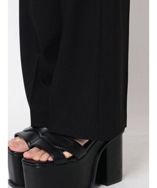 EMODA（エモダ）の「カットアウトストレートパンツ（その他パンツ・レディース・ブラック/ブラウン/ベージュ・SMALL/MEDIUM）」の5枚目の写真