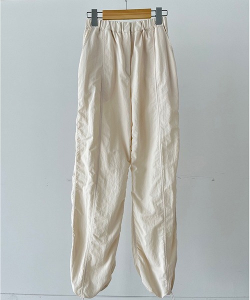 ANOTHER S（アナザーエス）の「裾ゴム2wayパンツ パラシュートパンツ（カーゴパンツ・レディース・アイボリー/ブラック/カーキ/ブラウン・S/M/L）」の10枚目の写真