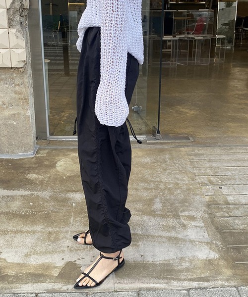 ANOTHER S（アナザーエス）の「裾ゴム2wayパンツ パラシュートパンツ（カーゴパンツ・レディース・アイボリー/ブラック/カーキ/ブラウン・S/M/L）」の7枚目の写真