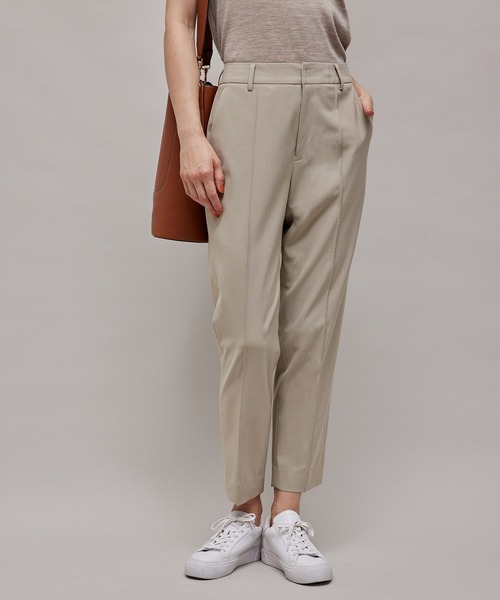 ROPE'(ロペ)の「ストレッチピンタックシガレット美脚パンツ(その他パンツ・レディース・ブラック/ベージュ/ベージュ系その他2/パープル・36/38/40)」の1枚目の写真