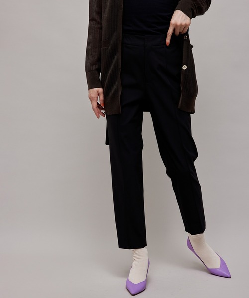 ROPE'(ロペ)の「ストレッチピンタックシガレット美脚パンツ(その他パンツ・レディース・ブラック/ベージュ/ベージュ系その他2/パープル・36/38/40)」の2枚目の写真