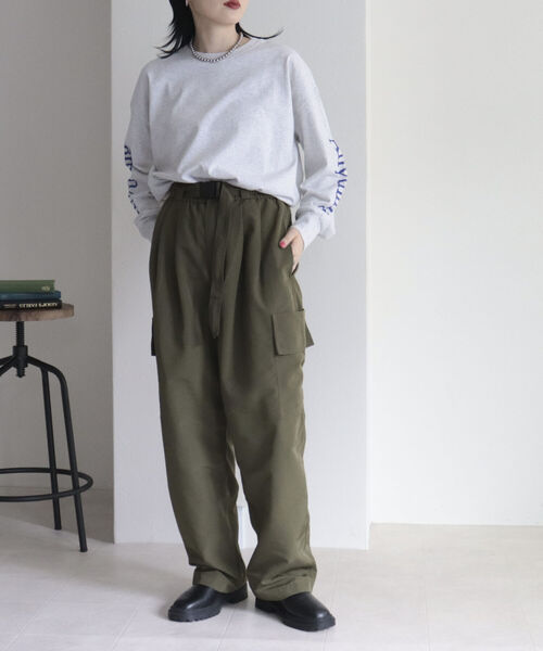 fredy emue（フレディエミュ）の「ナイロンベルト付きベイカーパンツ（カーゴパンツ・レディース・ブラック/カーキ/パープル・38）」の4枚目の写真