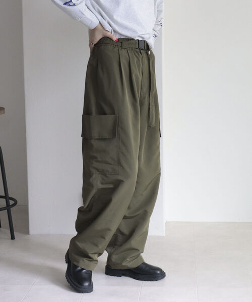 fredy emue（フレディエミュ）の「ナイロンベルト付きベイカーパンツ（カーゴパンツ・レディース・ブラック/カーキ/パープル・38）」の6枚目の写真