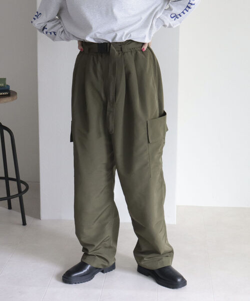 fredy emue（フレディエミュ）の「ナイロンベルト付きベイカーパンツ（カーゴパンツ・レディース・ブラック/カーキ/パープル・38）」の7枚目の写真