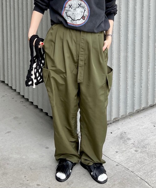 fredy emue（フレディエミュ）の「ナイロンベルト付きベイカーパンツ（カーゴパンツ・レディース・ブラック/カーキ/パープル・38）」の3枚目の写真