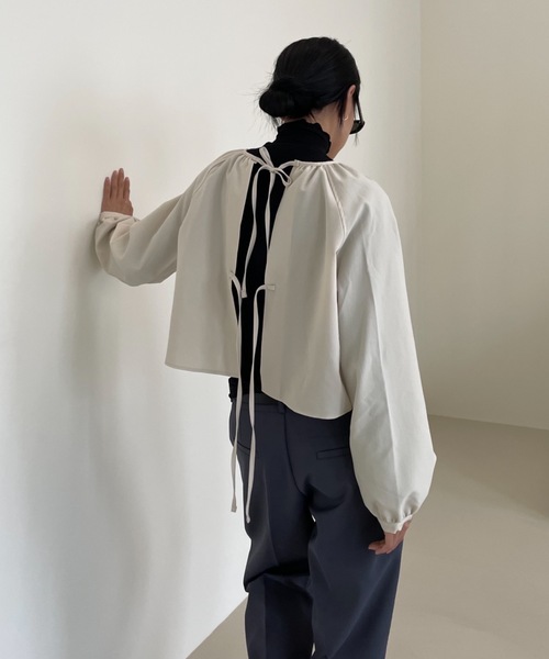 Didot.showroom(ディドット ショールーム)の「バックリボンクロップブラウス(シャツ/ブラウス・レディース・ホワイト/クリーム/ブラック・FREE)」の3枚目の写真