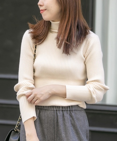 URBAN RESEARCH Sonny Label（アーバンリサーチサニーレーベル）の「『UR TECH』タートルネックリブニット（ニット/セーター・レディース・ブラック/レッド/ナチュラル/キャメル・FREE）」の2枚目の写真