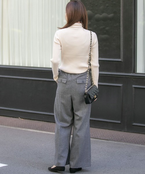 URBAN RESEARCH Sonny Label（アーバンリサーチサニーレーベル）の「『UR TECH』タートルネックリブニット（ニット/セーター・レディース・ブラック/レッド/ナチュラル/キャメル・FREE）」の13枚目の写真