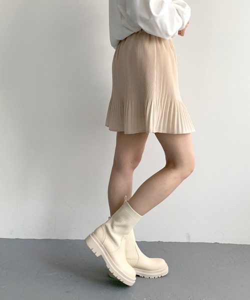 OLIVE des OLIVE（オリーブデオリーブ）の「消しプリーツミニスカート（スカート・レディース・アイボリー/ブラック・FREE）」の7枚目の写真