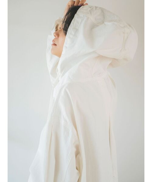 Ungrid(アングリッド)の「フードデザインミリタリーブルゾン(ブルゾン・レディース・オフホワイト/カーキ・FREE)」の21枚目の写真