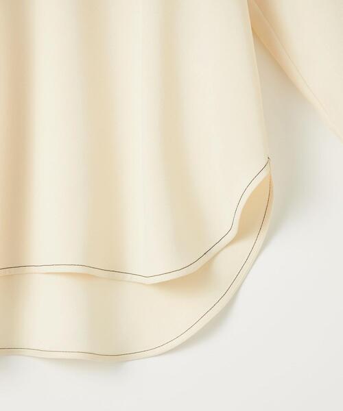 EMMEL REFINES EM ステッチ ケープ ブラウス EMMEL REFINES＞EM パウダリータッチサテン ケープ ブラウス