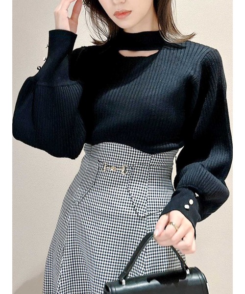 dazzlin（ダズリン）の「2WAYカットアウトニットトップス（ニット/セーター・レディース・ブラック/グレー/ブルー/グリーン・FREE）」の2枚目の写真