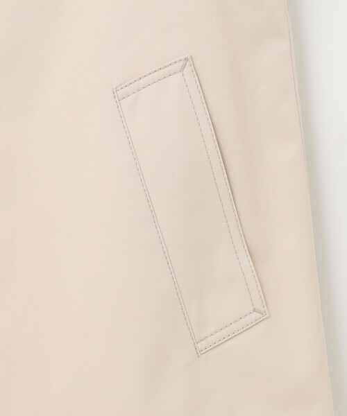 23区(ニジュウサンク)の「コットンポリエステルギャバジン ショート トレンチ コート(トレンチコート・レディース・ベージュ系・38/40)」の5枚目の写真