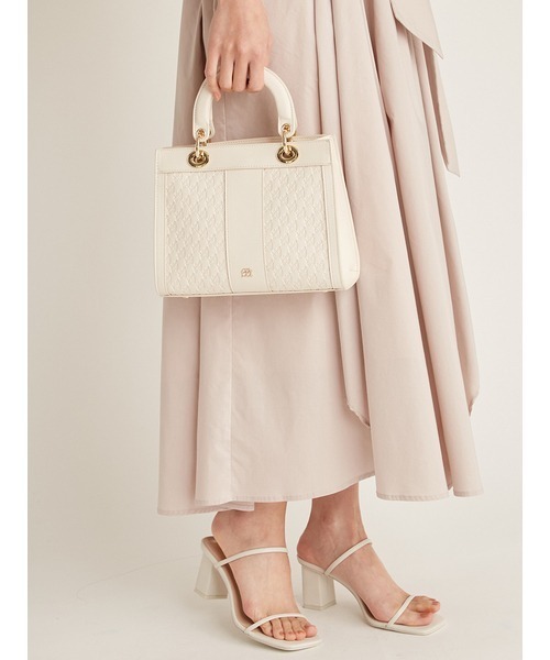 SNIDEL(スナイデル)の「Sustainableパフハンドルバッグ(ショルダーバッグ・レディース・アイボリー/ブラック/ピンク/グレー・FREE)」の2枚目の写真