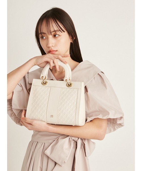 SNIDEL(スナイデル)の「Sustainableパフハンドルバッグ(ショルダーバッグ・レディース・アイボリー/ブラック/ピンク/グレー・FREE)」の10枚目の写真