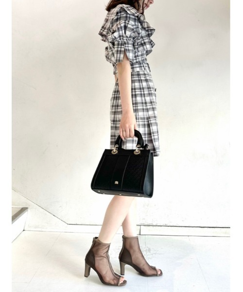 SNIDEL(スナイデル)の「Sustainableパフハンドルバッグ(ショルダーバッグ・レディース・アイボリー/ブラック/ピンク/グレー・FREE)」の22枚目の写真