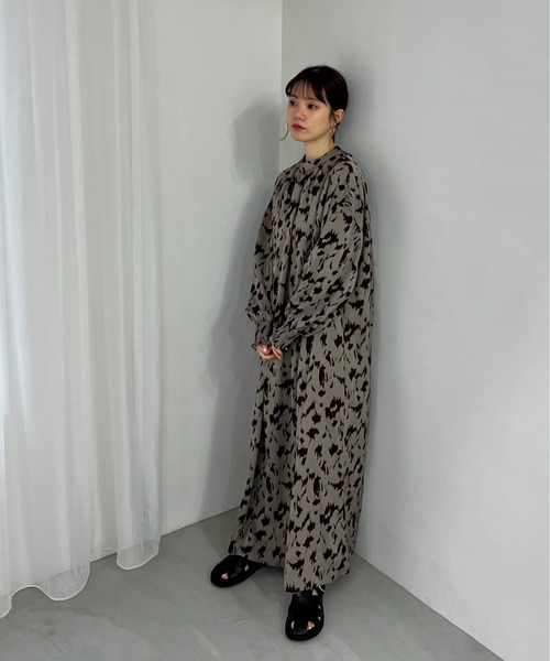 【新品】soi-e ソア 総柄 スタンドカラー 別珍使い ワンピース 楽天市場】soi-e ソア 総柄 スタンドカラー 別珍使い ワンピース