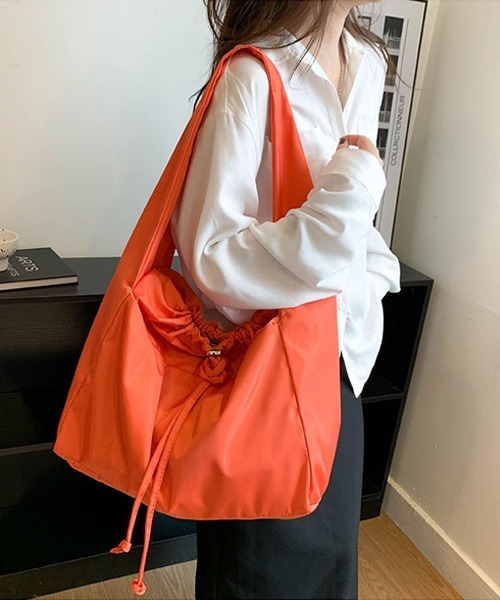 Ressaca(レサーカ)の「2Way ストリングビッグショルダーバッグ たすき掛け 肩掛け(ショルダーバッグ・レディース・ブラック/オレンジ/グリーン/ブルー・FREE)」の10枚目の写真