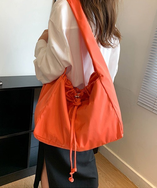 Ressaca(レサーカ)の「2Way ストリングビッグショルダーバッグ たすき掛け 肩掛け(ショルダーバッグ・レディース・ブラック/オレンジ/グリーン/ブルー・FREE)」の19枚目の写真