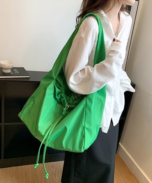 Ressaca(レサーカ)の「2Way ストリングビッグショルダーバッグ たすき掛け 肩掛け(ショルダーバッグ・レディース・ブラック/オレンジ/グリーン/ブルー・FREE)」の18枚目の写真