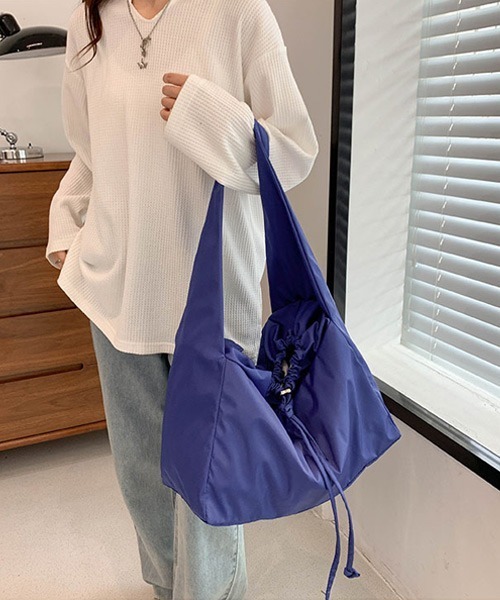 Ressaca(レサーカ)の「2Way ストリングビッグショルダーバッグ たすき掛け 肩掛け(ショルダーバッグ・レディース・ブラック/オレンジ/グリーン/ブルー・FREE)」の11枚目の写真