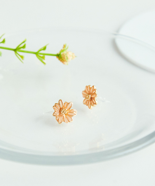 ROPE' PICNIC(ロペピクニック)の「カラーフラワーノンホールピアス(イヤリング・レディース・ピンク/キナリ・FREE)」の1枚目の写真