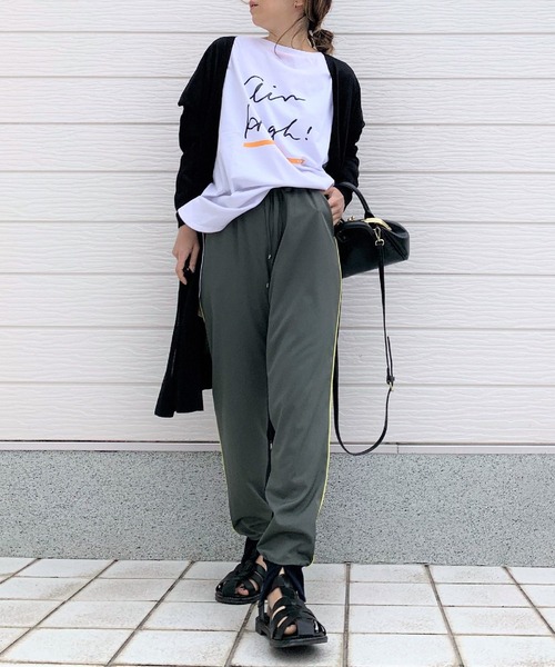 Q（キュー）の「バイカラーサイドラインジョガーパンツ（その他パンツ・レディース・ライトグレー/ネイビー・MEDIUM）」の5枚目の写真