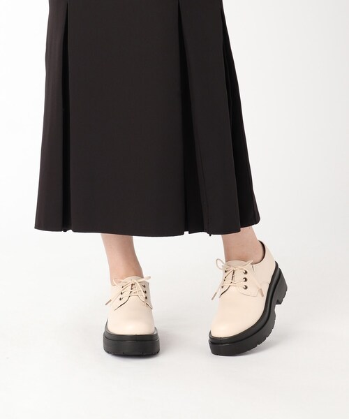 cs T&P（シーエスティーアンドピー）の「厚底 マニッシュ（パンプス・レディース・アイボリー/ブラック/ブラック系1/ダークブラウン・S/M/LL/L）」の15枚目の写真