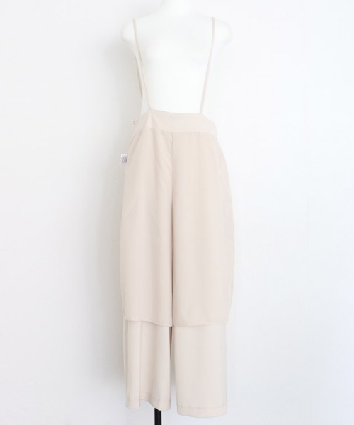 Pierrot（ピエロ）の「華奢ストラップサロペット（サロペット/オーバーオール・レディース・ブラック/ネイビー/ベージュ/アイボリー・M/L）」の7枚目の写真