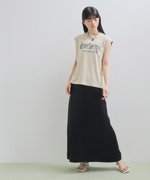 ADAM ET ROPE'(アダムエロペ)の「リキッドサテンスカート(スカート・レディース・ブラック/キナリ/サックスブルー・36/38)」の12枚目の写真