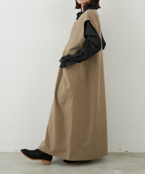 Libra Cue（リブラ キュー）の「キーネックロングジャンパースカート（ジャンパースカート・レディース・ブラック/ベージュ・FREE）」の12枚目の写真