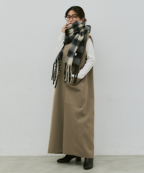 Libra Cue（リブラ キュー）の「キーネックロングジャンパースカート（ジャンパースカート・レディース・ブラック/ベージュ・FREE）」の17枚目の写真