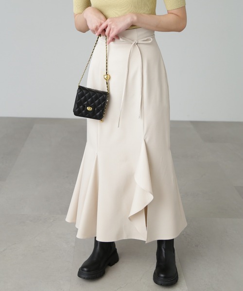 FREE'S MART（フリーズマート）の「【Sシリーズ対応】◇ハイウエストラッフルフロントスリットマーメイドスカート（スカート・レディース・ベージュ/ブラック/ブルー・X-SMALL/SMALL/MEDIUM）」の9枚目の写真