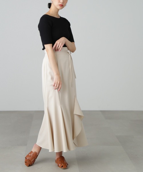 FREE'S MART（フリーズマート）の「【Sシリーズ対応】◇ハイウエストラッフルフロントスリットマーメイドスカート（スカート・レディース・ベージュ/ブラック/ブルー・X-SMALL/SMALL/MEDIUM）」の6枚目の写真