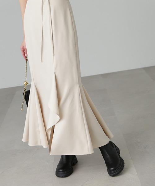 FREE'S MART（フリーズマート）の「【Sシリーズ対応】◇ハイウエストラッフルフロントスリットマーメイドスカート（スカート・レディース・ベージュ/ブラック/ブルー・X-SMALL/SMALL/MEDIUM）」の10枚目の写真