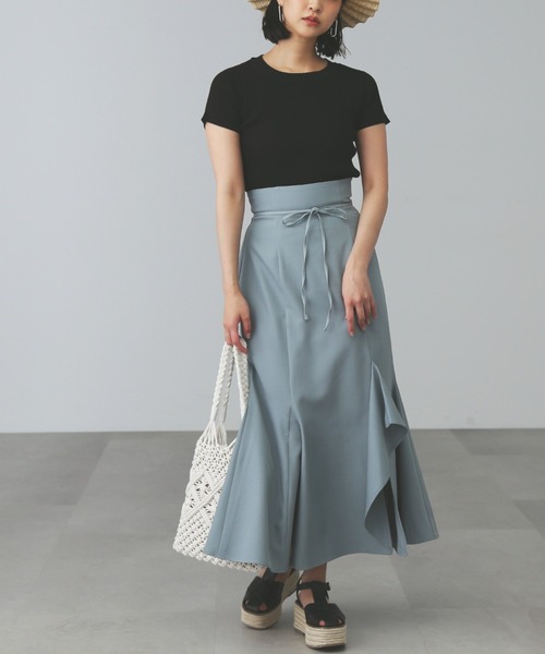 FREE'S MART（フリーズマート）の「【Sシリーズ対応】◇ハイウエストラッフルフロントスリットマーメイドスカート（スカート・レディース・ベージュ/ブラック/ブルー・X-SMALL/SMALL/MEDIUM）」の21枚目の写真