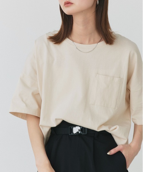 ad thie（アドティエ）の「ポケット付き Tシャツ（Tシャツ/カットソー・レディース・ブルー/モカ/アイボリー/ライトグリーン/レッド/ベージュ/オフホワイト/ブラック/チャコール/イエロー/パープル/ブラウン/オリーブ・FREE）」の20枚目の写真