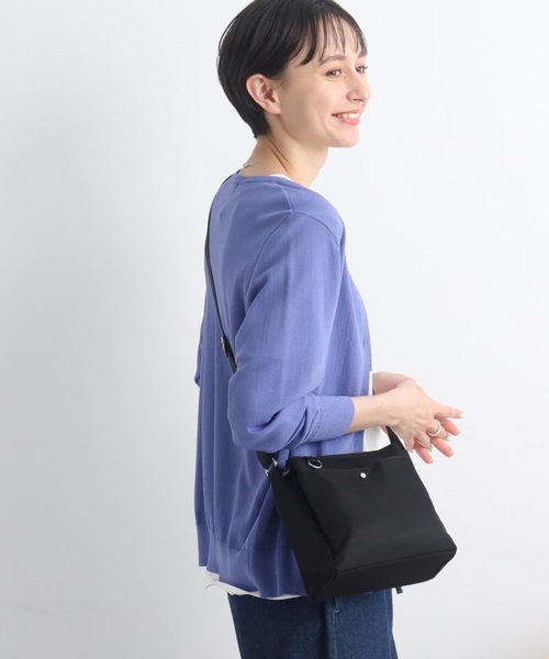 SHOO・LA・RUE（シューラルー）の「◆【撥水】スクエア多ポケットショルダーバッグ（ショルダーバッグ・レディース・グレー/オレンジ/ブラック/キャメル・00）」の2枚目の写真